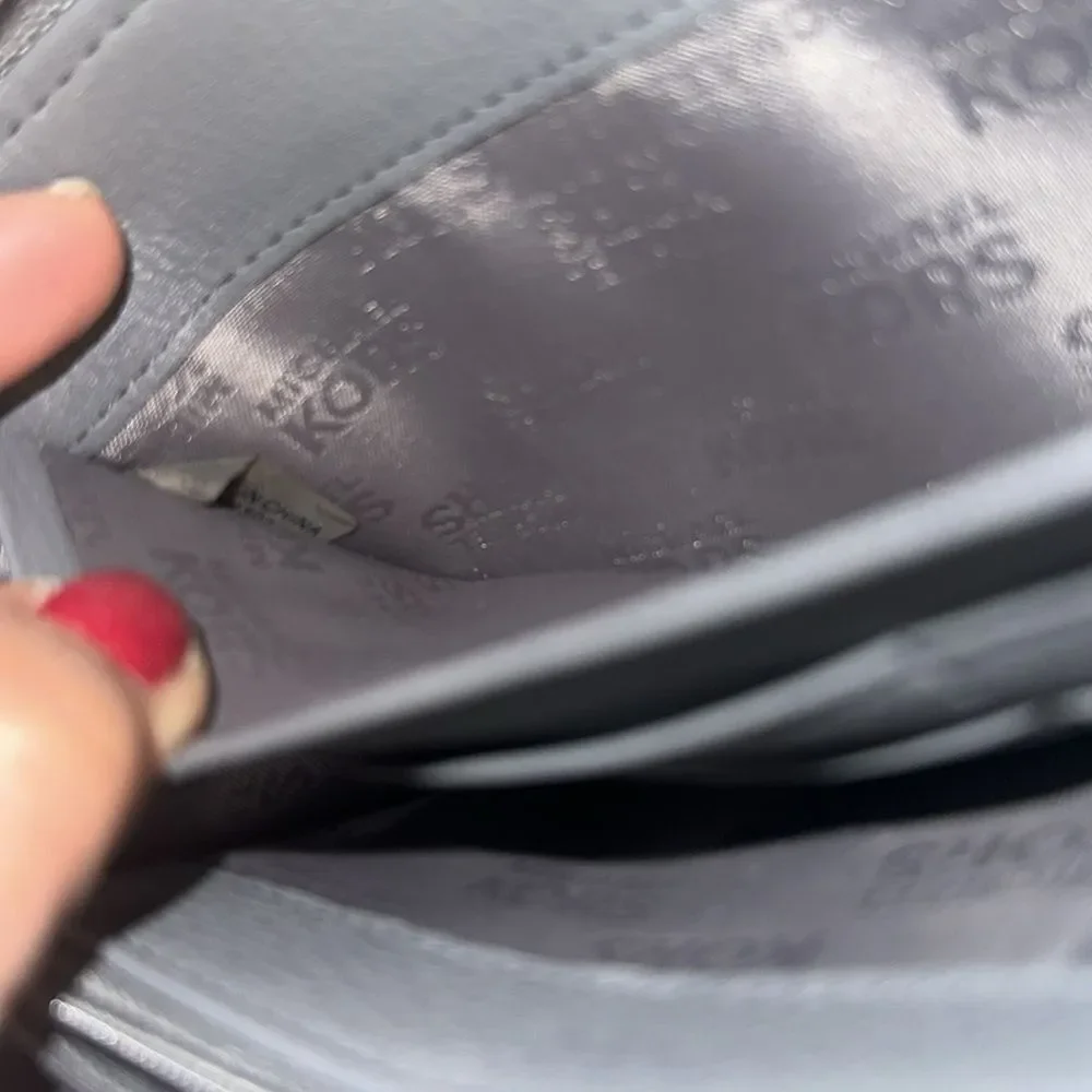 Michael Kors Wallet - Picture 7 of 8